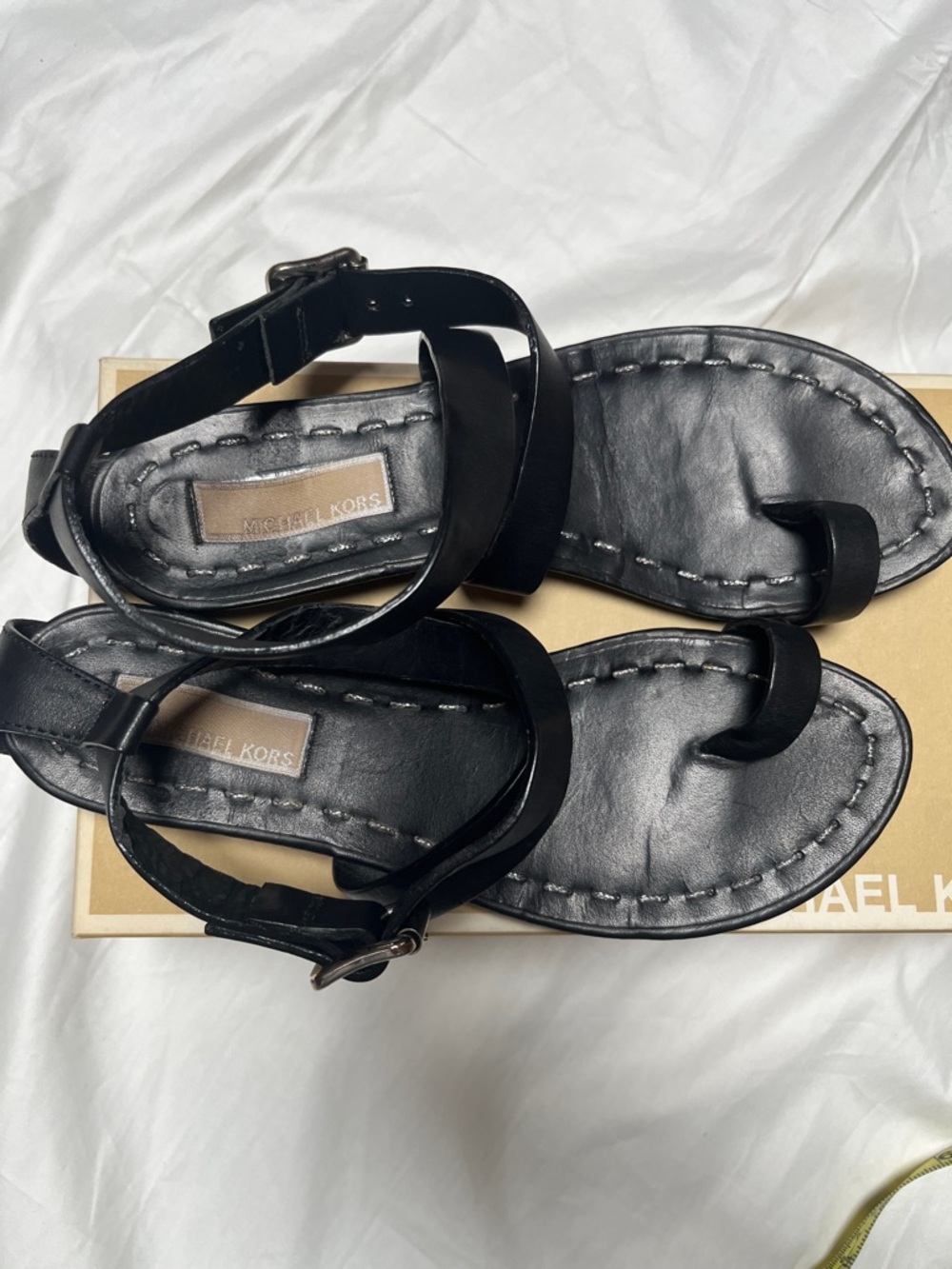 Michael Kors Black Leather Ankle-Strap Toe-Loop Sandals Sz 7** - Picture 7 of 7